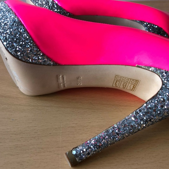 MIU MIU BY PRADA Fuchsia Patent Leather Heels - Picture 7 of 12